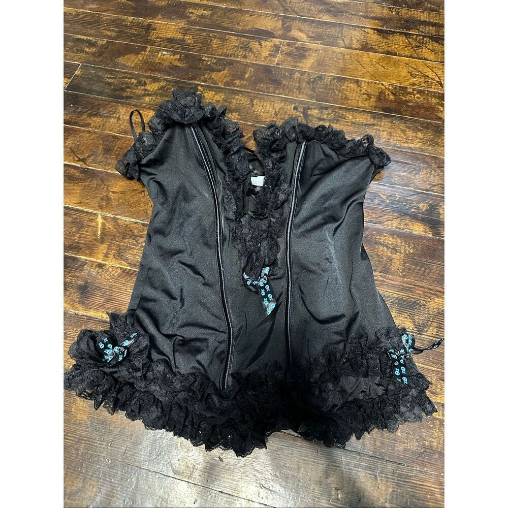 Torrid black ruffled skull ribbon 2x plus size corset